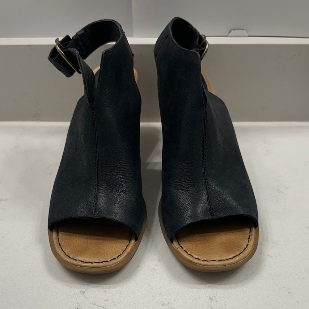 Born Black Leather Women's sling back heels